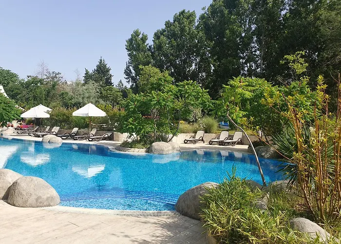 Harmony 11 Grand Апартхотел *