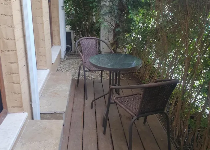 Harmony 11 Grand Апартхотел *